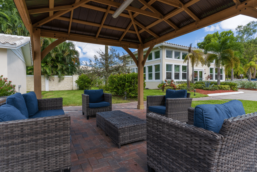 The Haven Detox - West Palm Beach, FL Outdoor Seating